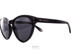 Les Gucci GG 569S sont de grandes lunettes de soleil de forme papillonnante. Les branches sont montée de rivet pour renforcer le côté vintage de la forme. 