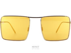On change de style pour la 8000 Eyewear 8M12 gold, on passe aux verres rectangulaires. Toujours avec des verres plats. La monture est en acier très souple et résistante.