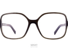 Les Oscar Magnuson Zizi sont des lunettes optiques dont la forme n'est pas sans rappeler les lunettes de Dustin Hoffman dans Tootsie. Bref une forme vintage complètement assumée. 