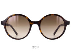 Dior 30MontaigneMini RI. Très belles lunettes de soleil pour dames. Grandes rondes a la fois classiques et élégantes et de très belles qualitées. Tous les ingrédients d'une solaire de luxe y sont réunis. 