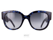 Grandes et imposantes solaires pour dames. Les lunettes de soleil WilDior  sont de très belles lunettes pour dames. Les larges branches sont gravées du nom de la marque en grandes lettres.