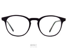 Les Masunaga GMS-07 noires sont de très belles lunettes en acétate de cellulose de très haute qualité, fait à base de cellulose naturelle de bois..