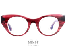 Monture optique Thierry Lasry Vanity rouge. Lunettes de luxe pour dames; Cette superbe monture de forme papillon, très bien nommé, sera un véritable accessoire de mode. Une belle démonstration de caractère.