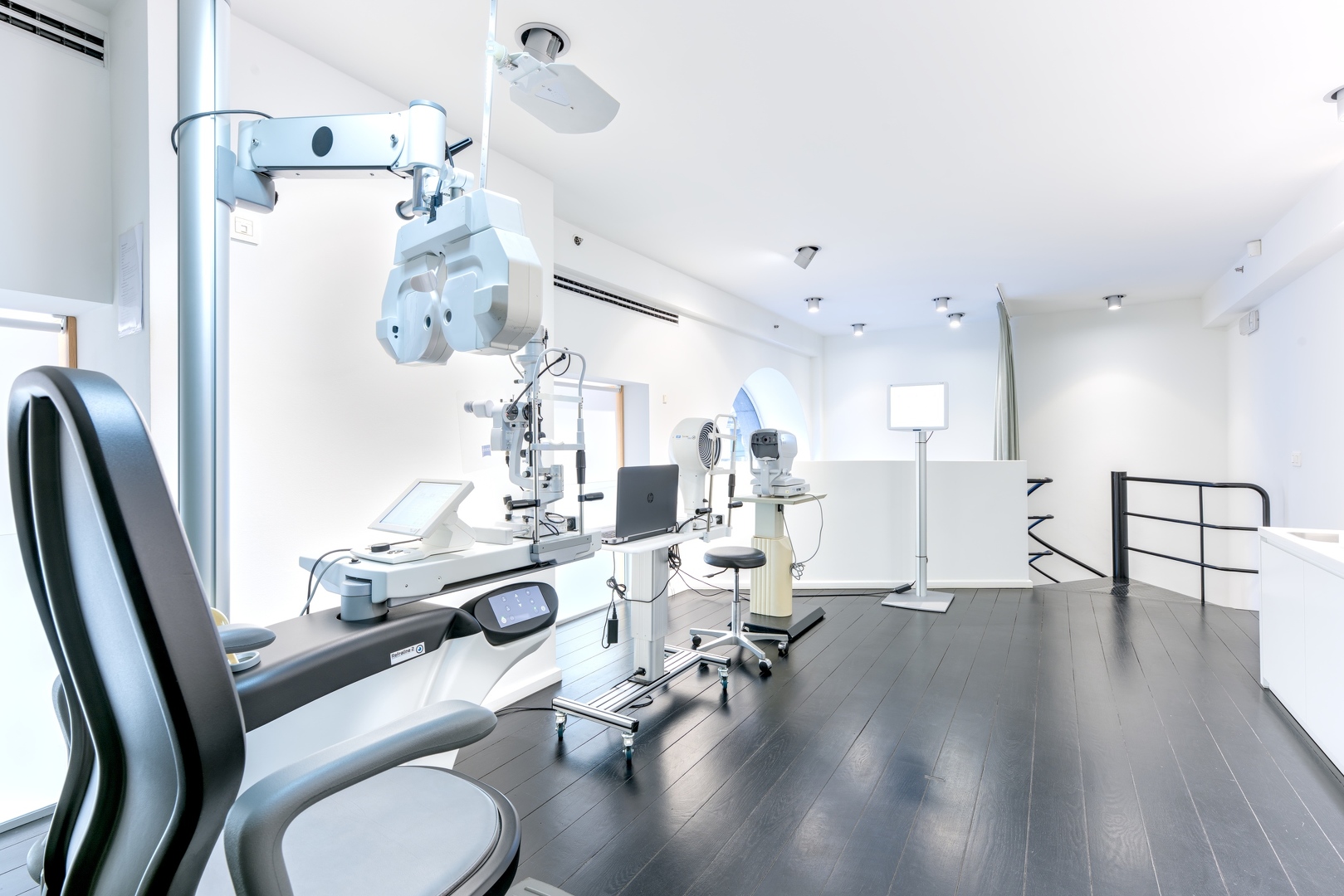 232447_005-Minet-Opticiens_1619x1080