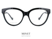 Les lunettes Gucci GG1024O sont des montures optiques classiques chic. La face papillon renforce sont côté glamour et les branches sont joliment décorées avec le fameux double G griffes inconditionnel de la marque? 