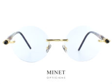 Nouvelles lunettes sans montures, les Kuboraum Maske P50 sont un inédit de chez Kuboraum. Il a réussi a faire une monture glass tout en gardant l'esprit et l'originalité qui ont fait sa réputation.