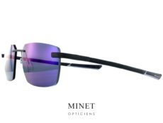 Les McLaren SUPS20 sont des lunettes de soleil "Glass", c'est-à-dire sans montures. Ce qui leurs assurent un confort et une très grande légèreté. La forme rectangulaire classiques nous permet d'avoir un modèle intemporel qui traversera les années tour en vous protégeant de manière optimale.