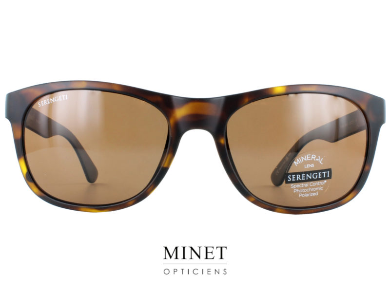 Plus classiques que les noires grâce à leurs couleurs écailles. Lunettes  Serengeti Anteo. La monture ultra légère est monté de verres dont la réputation n'est plus à faire. Look classique sport, de bonnes solaires qui vous accompagneront en toute circonstance.