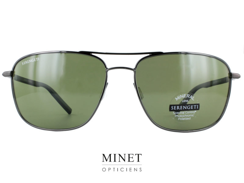 Grand classique, Les lunettes de soleil Serengeti Spello sont de superbes lunettes pour hommes montées de verres très haut de gamme et super technologiques. 