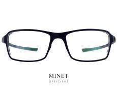 McLaren SGP006 C02. Lunettes optiques rectangulaire a caractère sportif. Robustes et légères grâce a la technologie d'impression 3d laser. Les branches s'ouvrent en élytre, petit clin d' œil à l'ouvertures des portières des voitures.