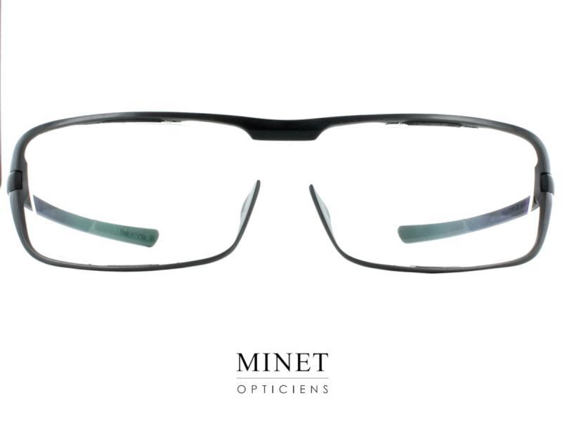 McLaren ULTIMATE SERIES 4 noires. lunettes optique impression 3D en titane. Fine, solide et légères. les branches plates et souples seront parfaites pour être portées dans un casque. Des solaires de luxe et exclusives. Comme leur voitures.