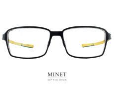 Lunettes rectangulaires McLaren SGP003. Montures sport ultra légères. La face rectangulaire légèrement cambrée ainsi que les branches à ouverture en élytre soulignent le caractère sportif de ces superbes lunettes.