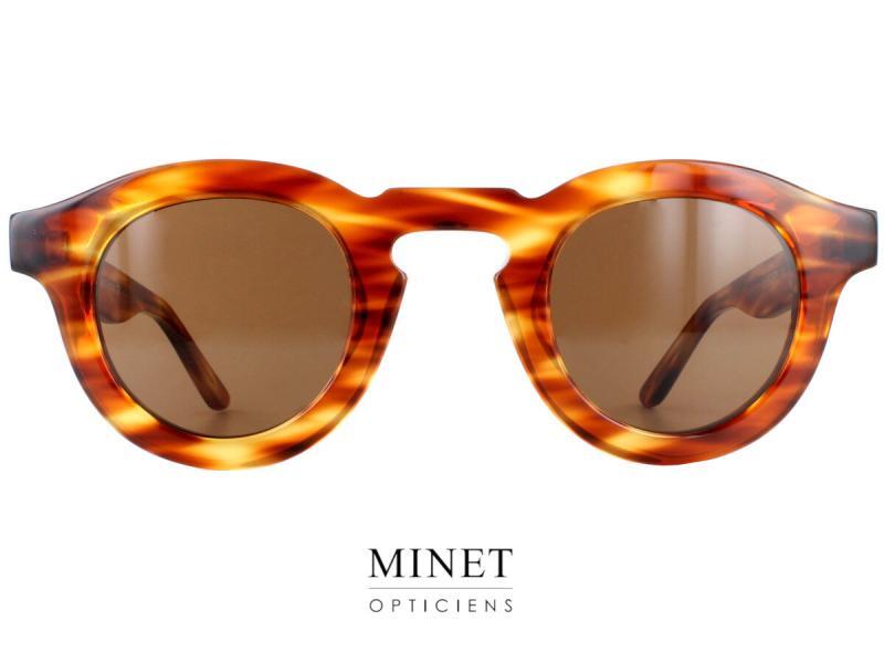 Thierry Lasry maskoffy Très belles lunettes de soleil de luxe. La monture ronde assez épaisse nous apporte un look différent. une vraie lunettes de soleil de designer.